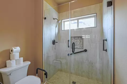 Bath - 515 Mill Creek Rd, Pinehurst, TX 77362 photo 6 of 7