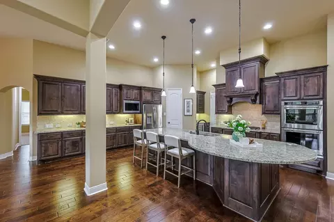 Kitchen - 515 Mill Creek Rd, Pinehurst, TX 77362 photo 2 of 7