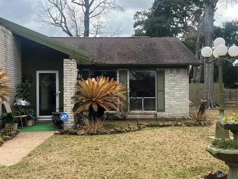 4975 Tupelo St, Beaumont, TX 77708 photo 1