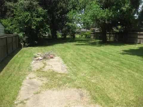 5231 Cortelyou Ln, Houston, TX 77021