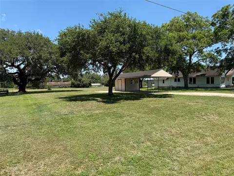 tbd W Fairwinds St, Hallettsville, TX 77964
