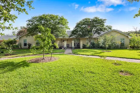 1026 Rose Cir, College Station, TX 77840