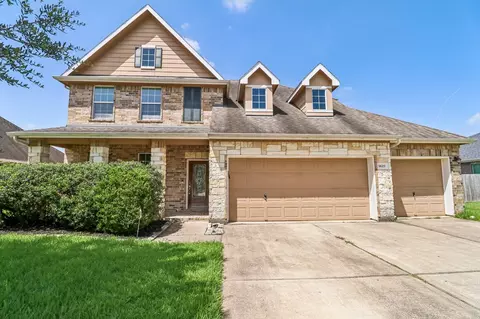 9619 Indian Trl, Mont Belvieu, TX 77580