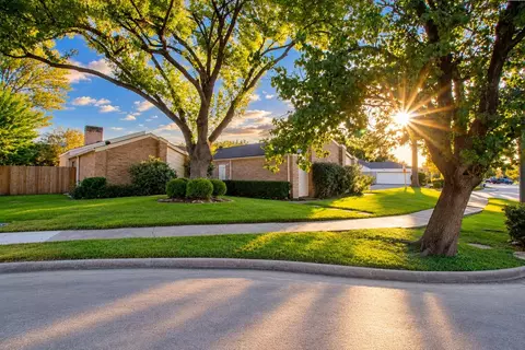 11607 Briar Rose Dr, Houston, TX 77077