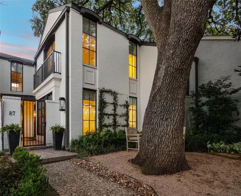 10 S Briar Hollow Ln #87, Houston, TX 77027