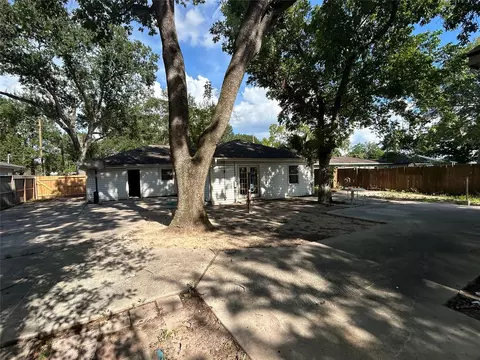 Exterior - 210 Baker Dr, Tomball, TX 77375 photo 13 of 13