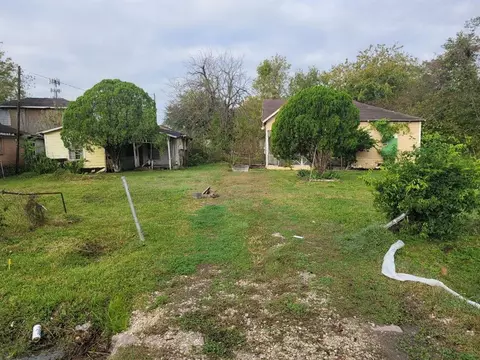 3009 Staples St, Houston, TX 77026