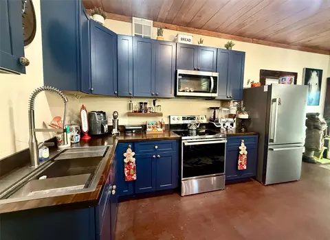 Kitchen - 841 S Loop 497, Brenham, TX 77833 photo 2 of 3