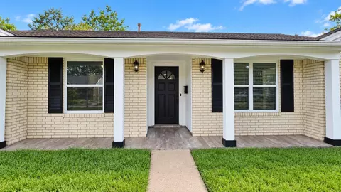 5527 Wigton Dr, Houston, TX 77096