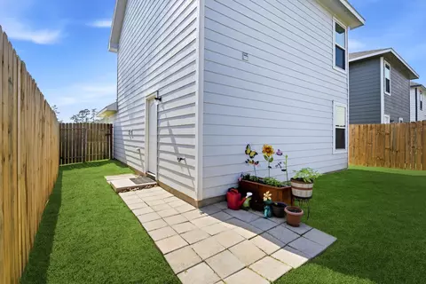 Exterior - 9819 Emerald Stone Way, Conroe, TX 77306 photo 9 of 9