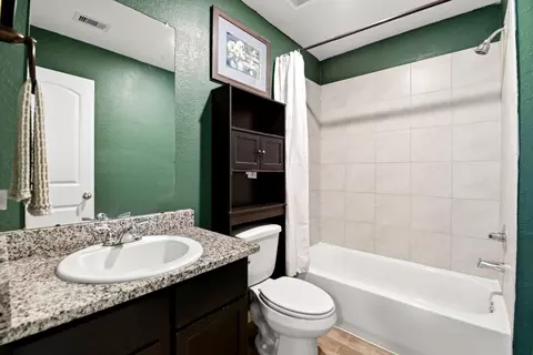 Bath - 9819 Emerald Stone Way, Conroe, TX 77306 photo 1 of 3