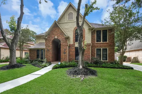 2307 Stephens Grant Dr, Sugar Land, TX 77479