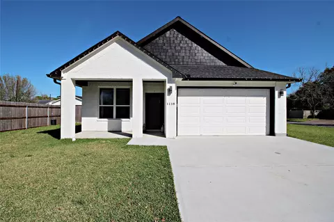 1118 N Shepherd Dr, Baytown, TX 77520