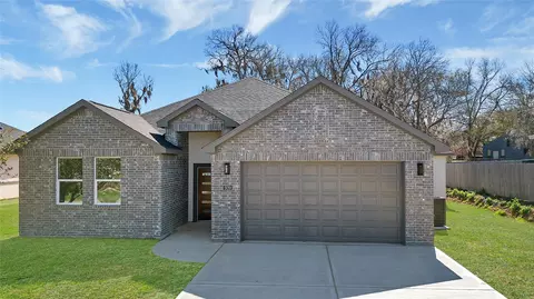 939 Lake View Dr, Montgomery, TX 77356