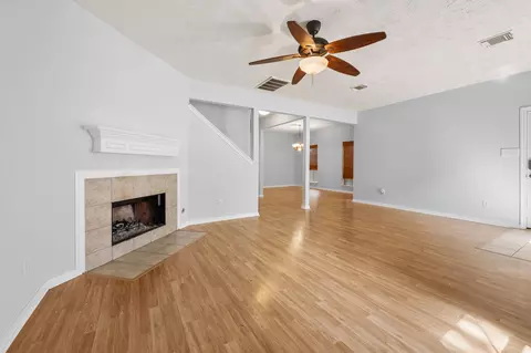 Living - 607 Travis St #5, Webster, TX 77598 photo 3 of 5