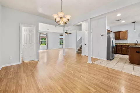 Living - 607 Travis St #5, Webster, TX 77598 photo 5 of 5
