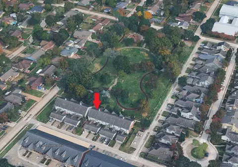 View/Area - 607 Travis St #5, Webster, TX 77598 photo 1 of 3