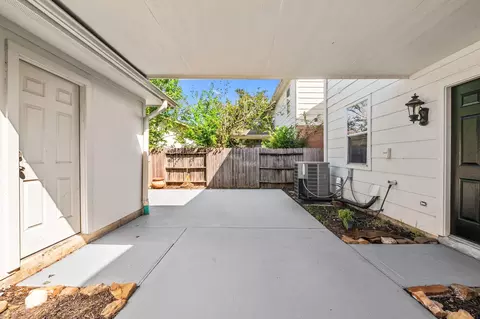 Exterior - 607 Travis St #5, Webster, TX 77598 photo 3 of 8