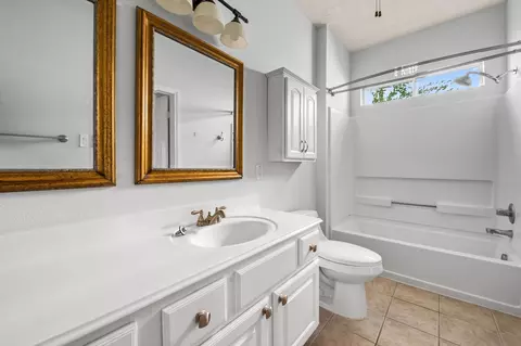 Bath - 607 Travis St #5, Webster, TX 77598 photo 2 of 3