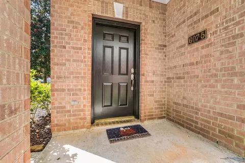 Entry Way - 607 Travis St #5, Webster, TX 77598 photo 1 of 4
