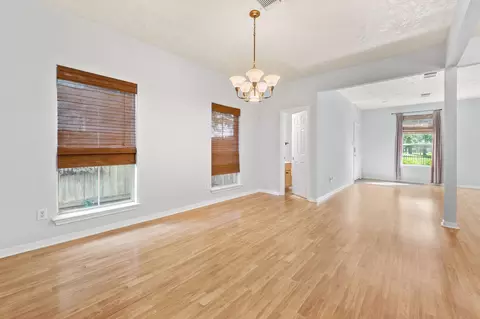 Living - 607 Travis St #5, Webster, TX 77598 photo 4 of 5
