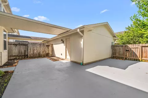 Exterior - 607 Travis St #5, Webster, TX 77598 photo 4 of 8