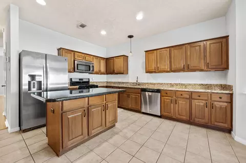 Kitchen - 607 Travis St #5, Webster, TX 77598 photo 1 of 4