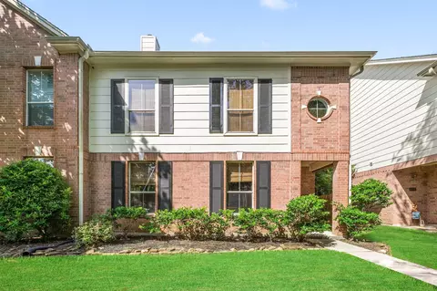 Exterior - 607 Travis St #5, Webster, TX 77598 photo 8 of 8