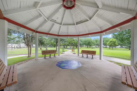 View/Area - 607 Travis St #5, Webster, TX 77598 photo 3 of 3