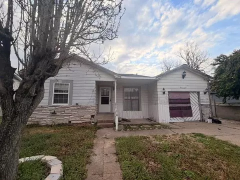 9713 Clark Rd, Houston, TX 77076