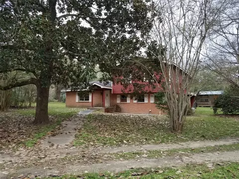 1132 Liberty Ave, Livingston, TX 77351