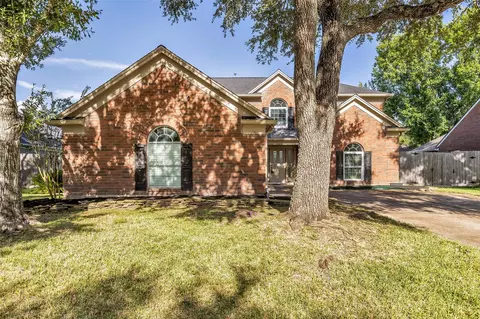 4007 Greenwood Dr, Pearland, TX 77584