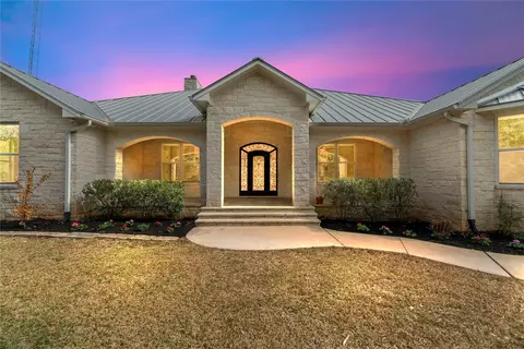 2051 Hillview Rd, Bellville, TX 77418