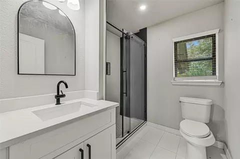 Bath - 1114 Maroby St, Houston, TX 77017 photo 1 of 2