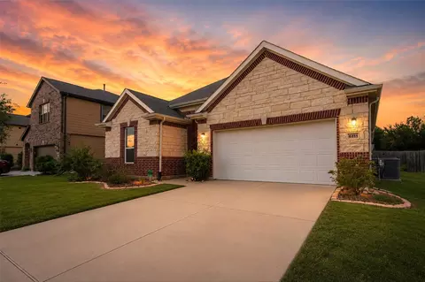 Exterior - 6111 Whitewing Rd, Rosenberg, TX 77469 photo 2 of 4