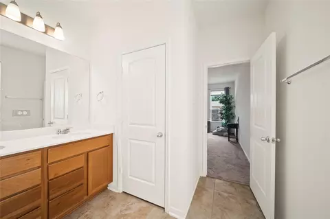 Entry Way - 6111 Whitewing Rd, Rosenberg, TX 77469 photo 3 of 4