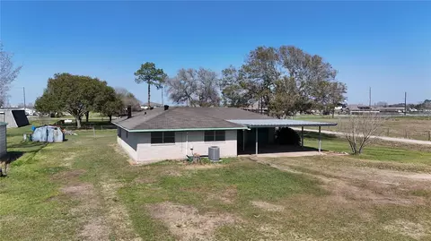8820 Michael St, East Bernard, TX 77435