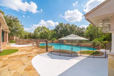 Exterior - 59 Florham Park Dr, Spring, TX 77379 photo 9 of 11
