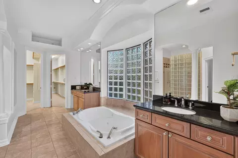 Bath - 59 Florham Park Dr, Spring, TX 77379 photo 1 of 6