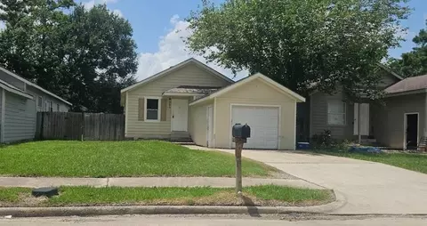11919 Kingslake Forest Dr, Houston, TX 77044