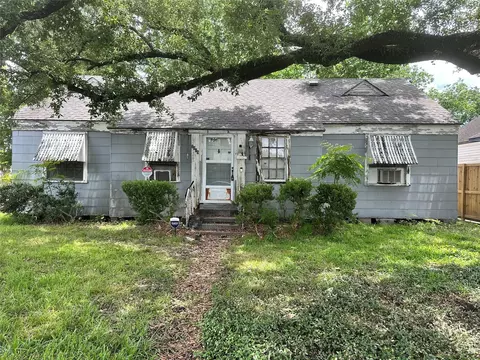 2015 Des Jardines St, Houston, TX 77023