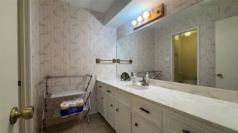 Bath - 16418 Fox Crossing Ln, Spring, TX 77379 photo 3 of 4