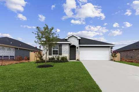 519 Robin St, Angleton, TX 77515 photo 1