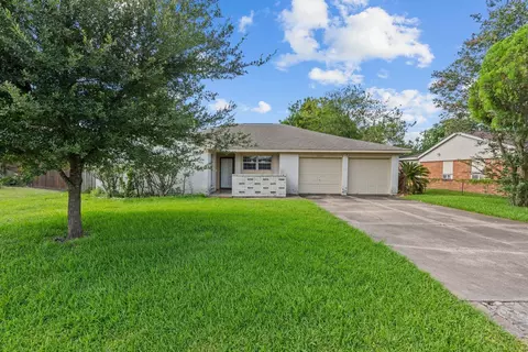 2311 20th Ave N, Texas City, TX 77590