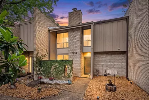2133 Lake Village Dr, Kingwood, TX 77339