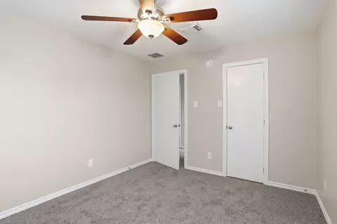 Bedroom - 2325 Shady Tree Ln, Conroe, TX 77301 photo 13 of 14
