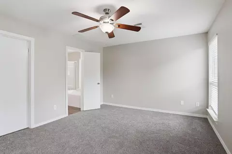 Bedroom - 2325 Shady Tree Ln, Conroe, TX 77301 photo 4 of 14