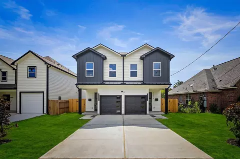 8209 Carver Rd #A/B, Houston, TX 77088