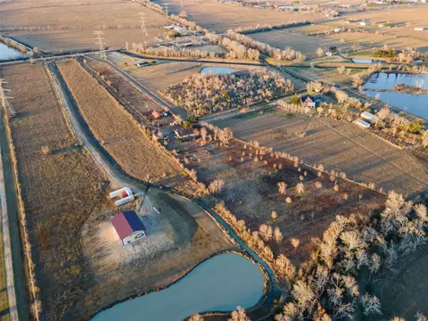 4820 County Road 45, Angleton, TX 77515