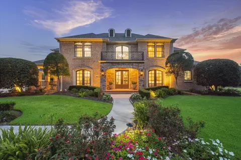 1002 Cowards Creek Ct, Friendswood, TX 77546
